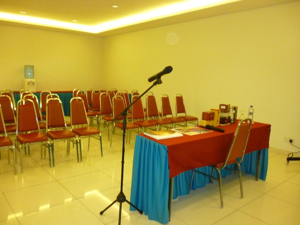 G Six Hotel Sitiawan Exterior foto
