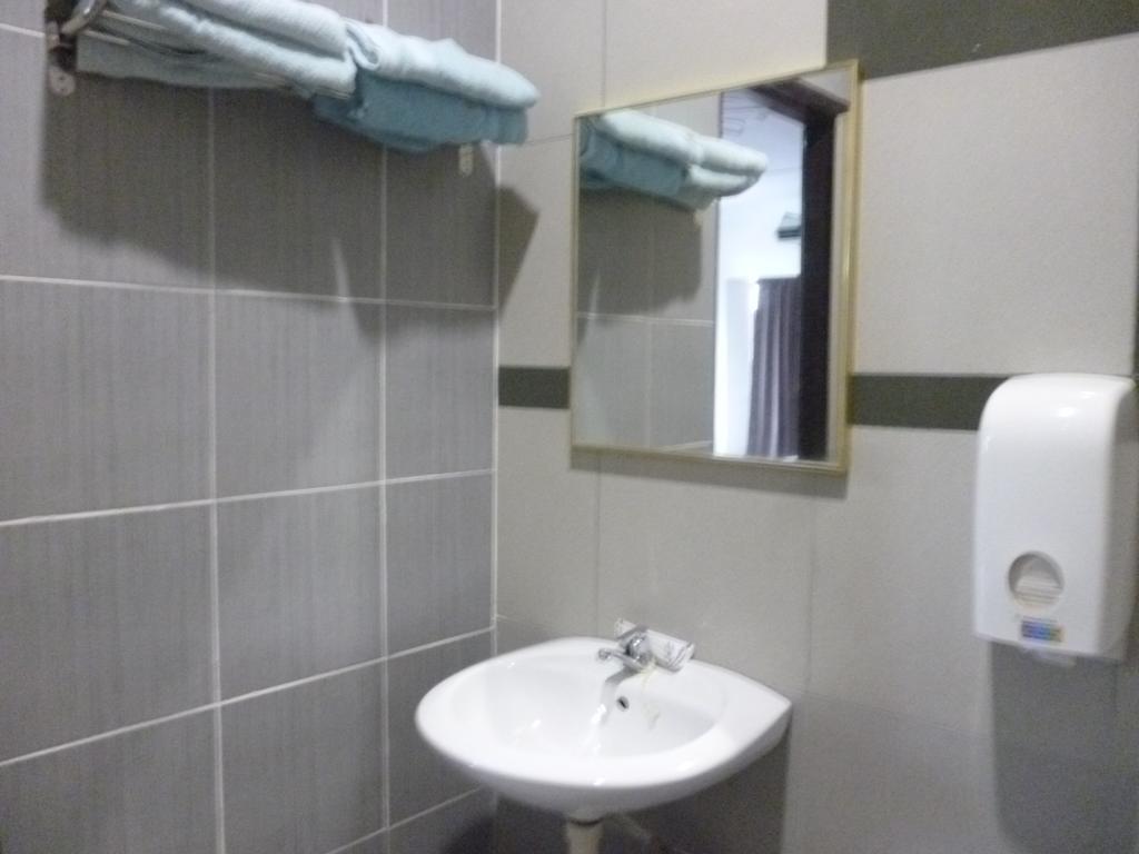 G Six Hotel Sitiawan Exterior foto
