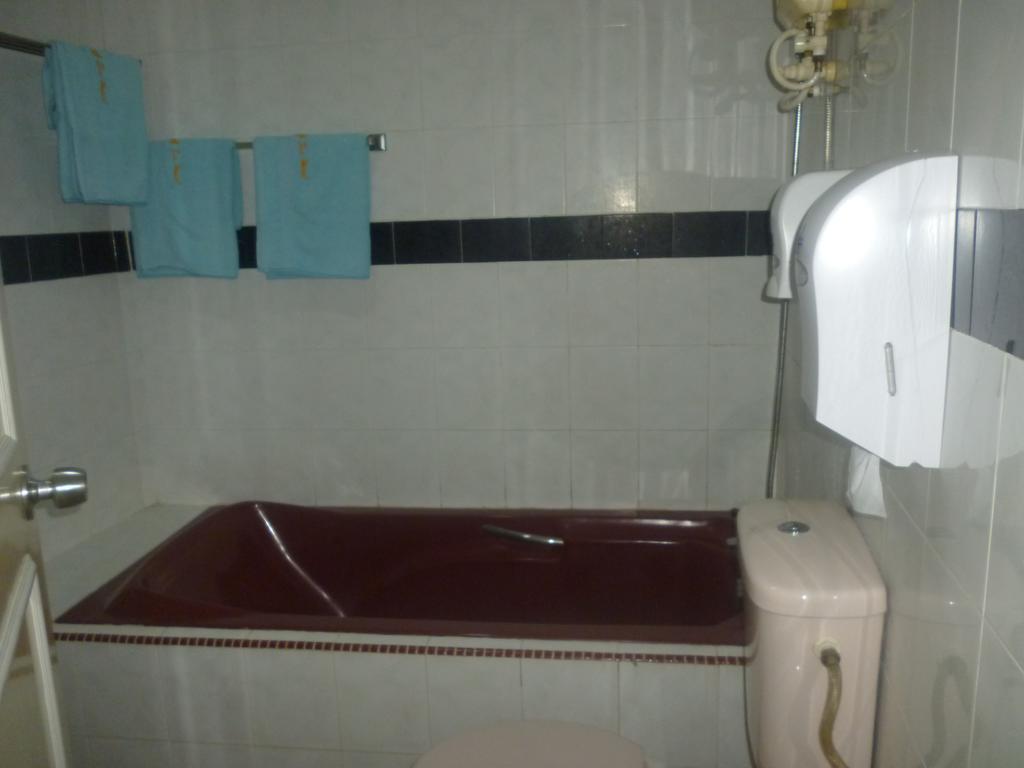 G Six Hotel Sitiawan Exterior foto