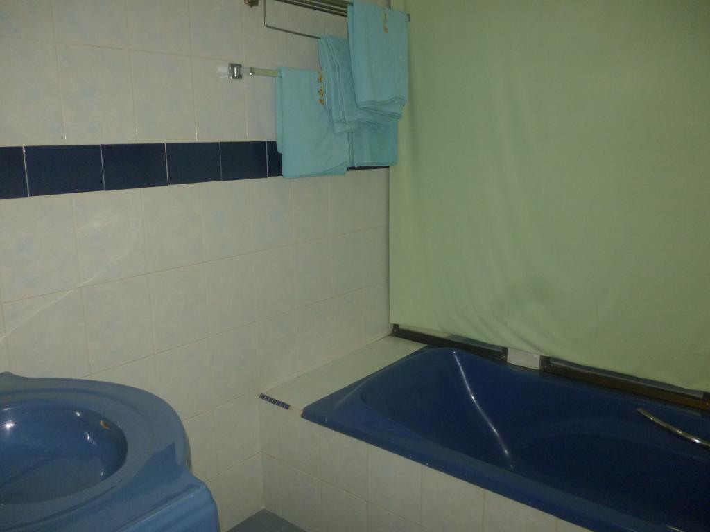 G Six Hotel Sitiawan Exterior foto